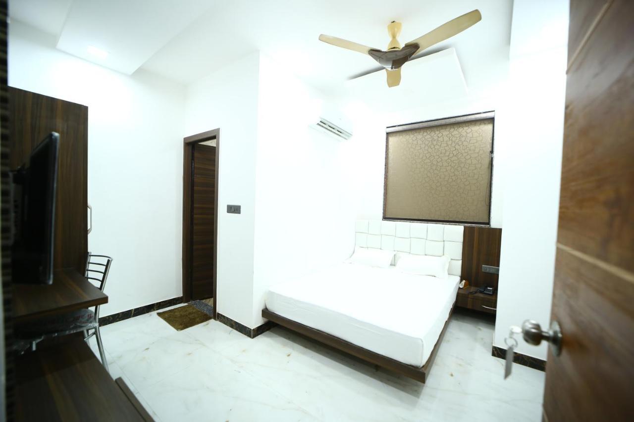 Hotel Byke Ride - Walkable From Agra Cantt Railway Station Bagian luar foto