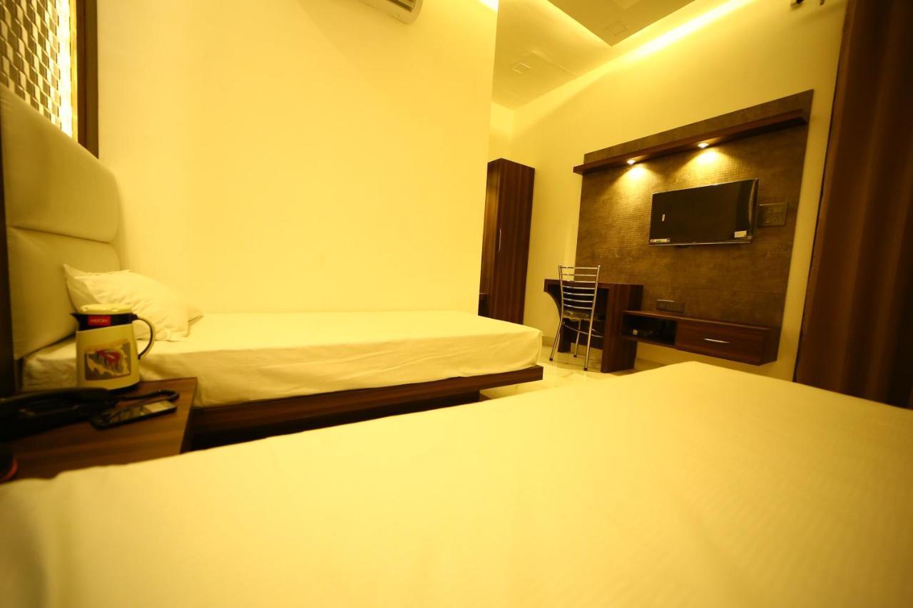 Hotel Byke Ride - Walkable From Agra Cantt Railway Station Bagian luar foto