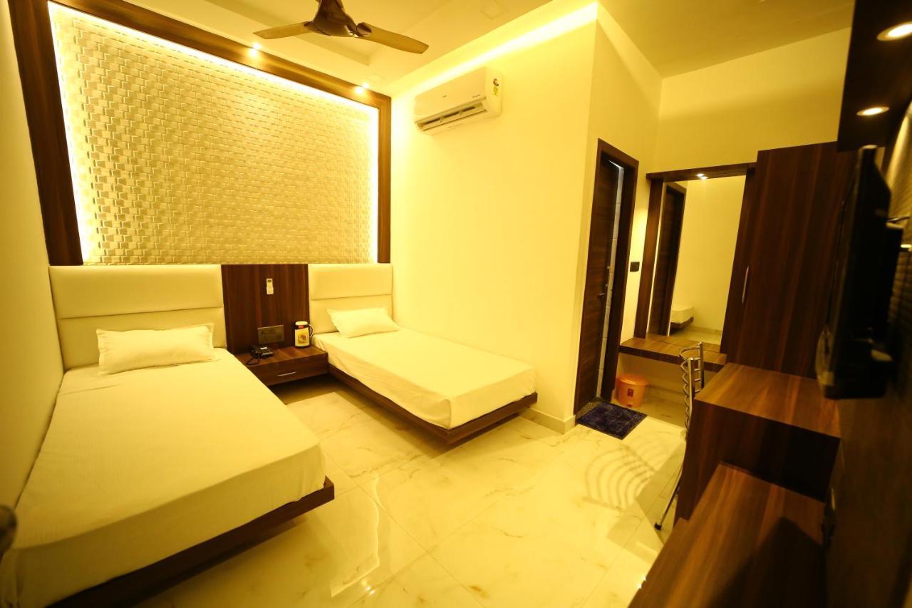 Hotel Byke Ride - Walkable From Agra Cantt Railway Station Bagian luar foto